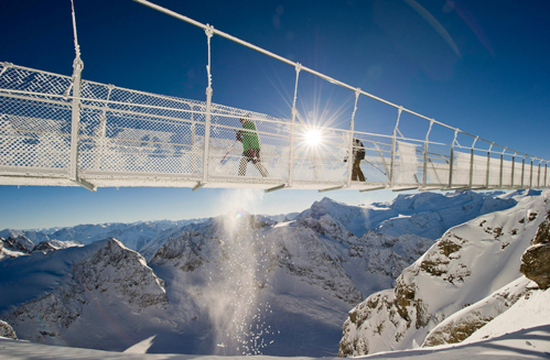Image: Titlis Cliff Walk, the highest rope bridge in Europe