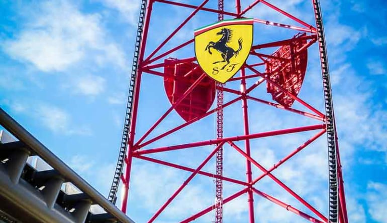 La-montana-rusa-mas-rapida-del-mundo-por-Ferrari