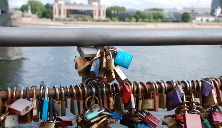 love-locks-at-Cologne-bridge-1